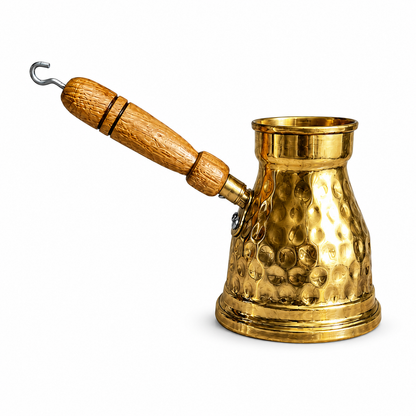 كنكة قهوة تركية نحاسية بمقبض خشبي